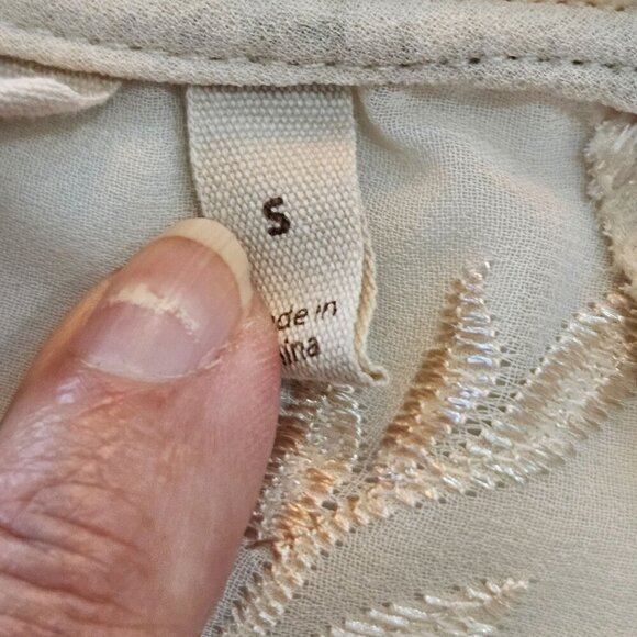 Soft Surroundings Small Floral Embroidered Jacquard Blouse Ivory Semi Sheer EUC! - Picture 9 of 12